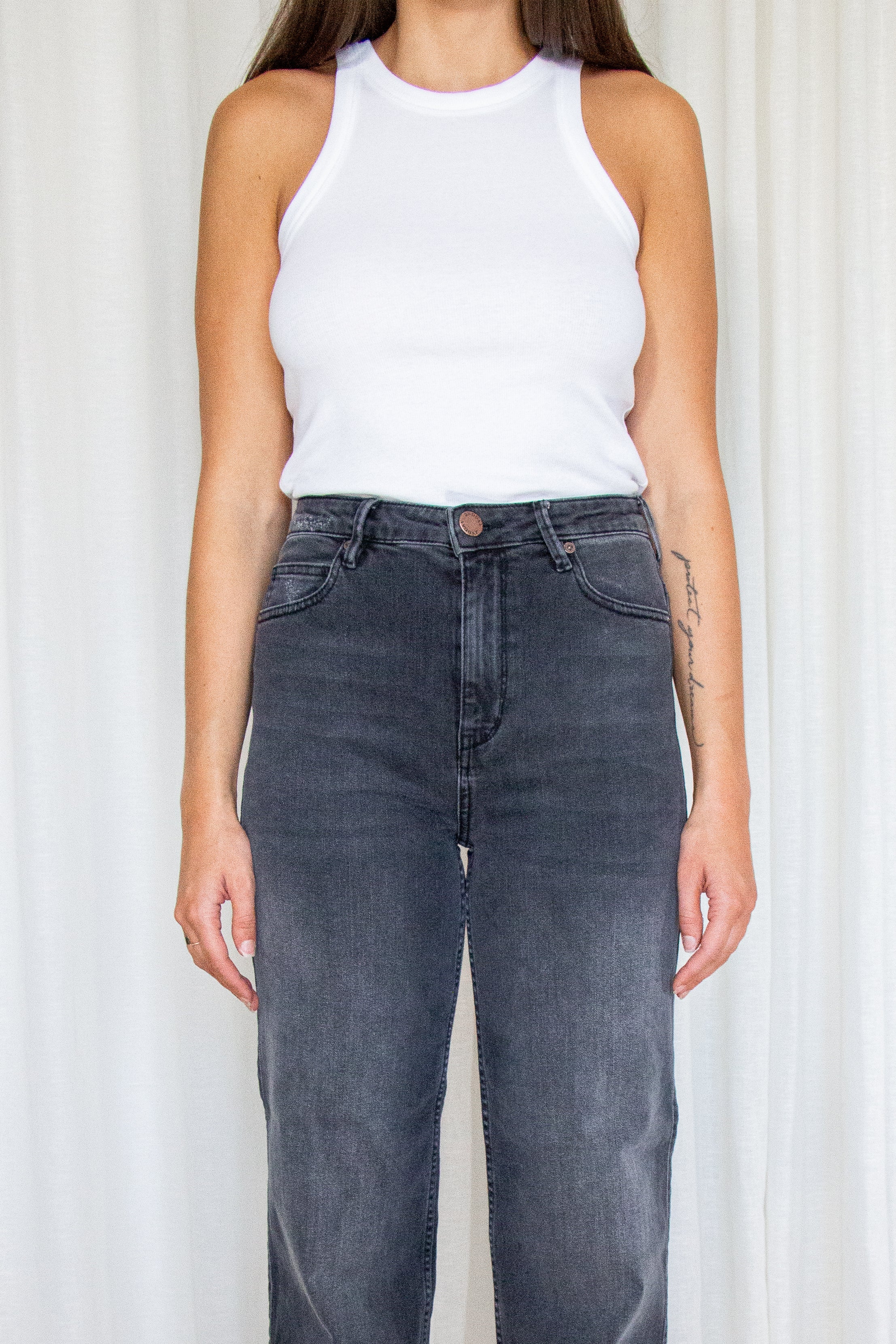 RAVEN - High Waisted Straight Leg Jeans